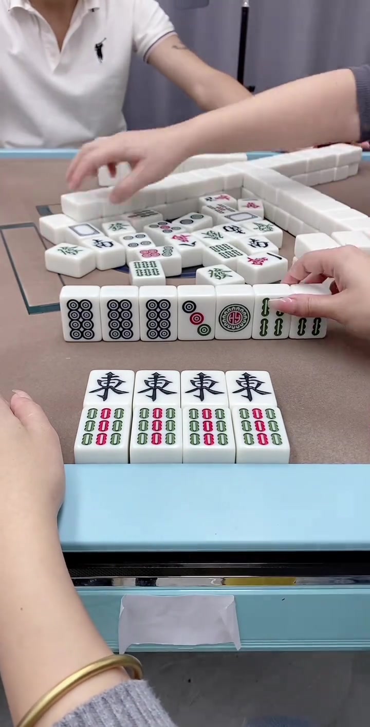 分析必看“嘻嘻红中麻将可以开挂吗”详细开挂玩法-第1张图片