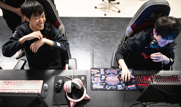 今日热议“wepoKer怎么安装挂件”附开挂脚本详细步-第3张图片