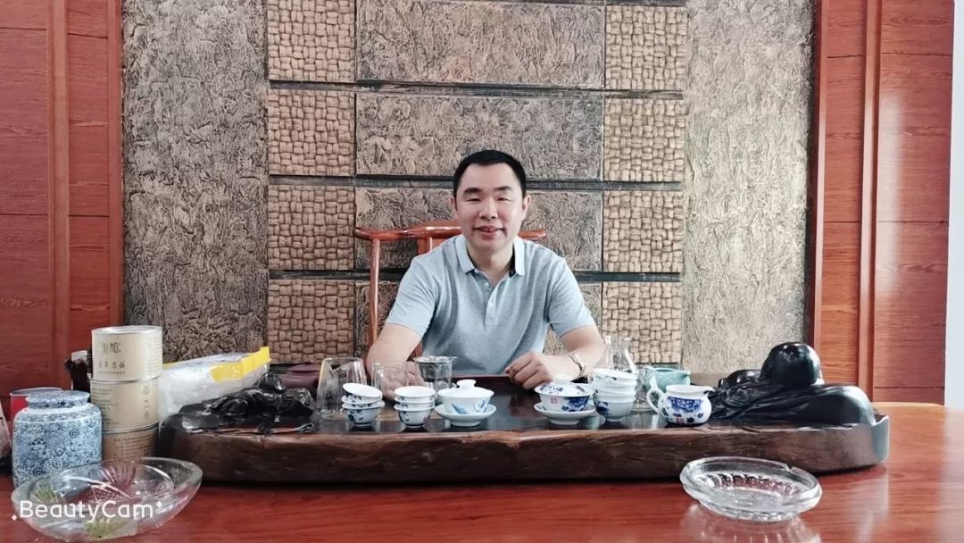 我来教教大家“人生最重要的不是握一手好牌”实际有挂
